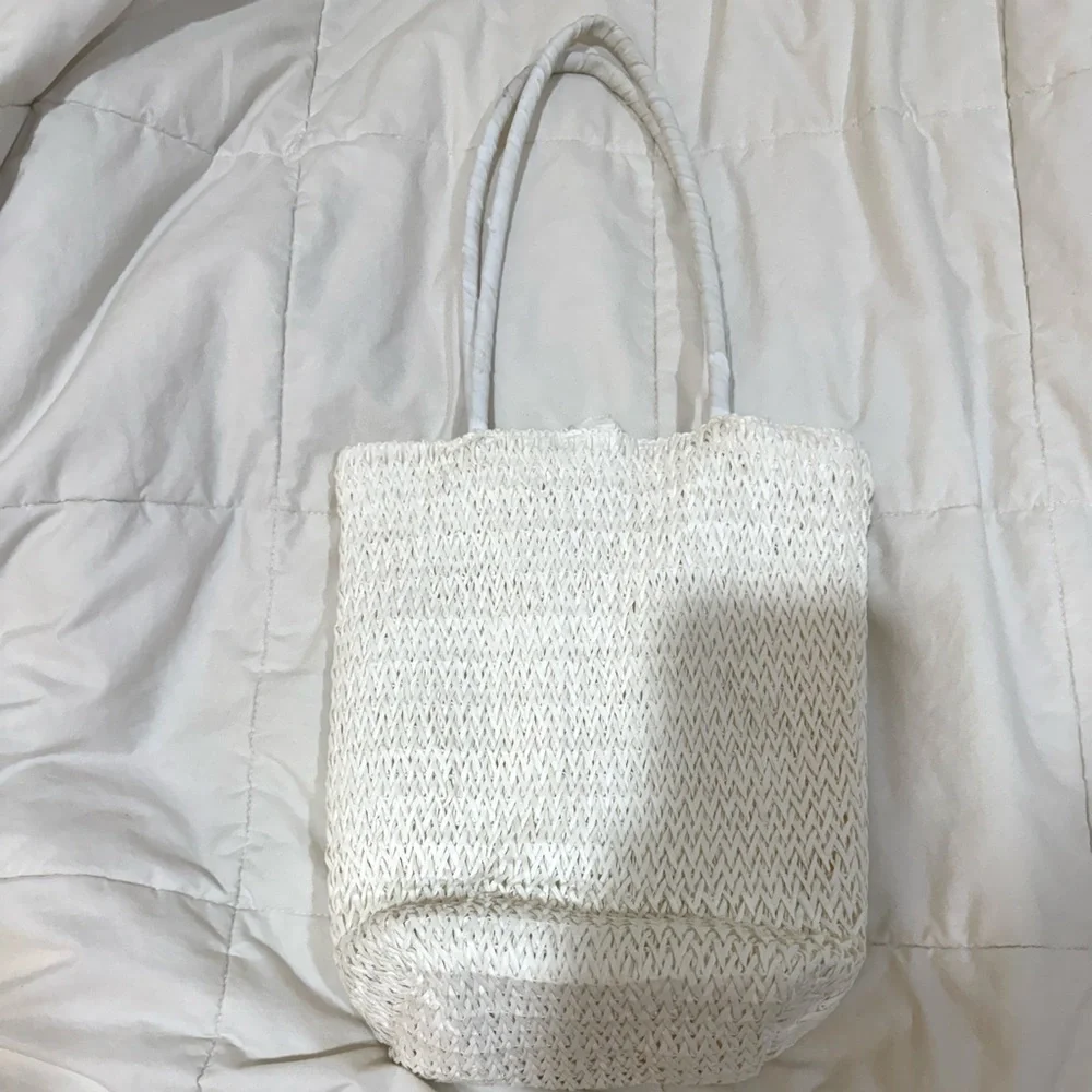 Charming Straw tote bag with Floral Accents Girls